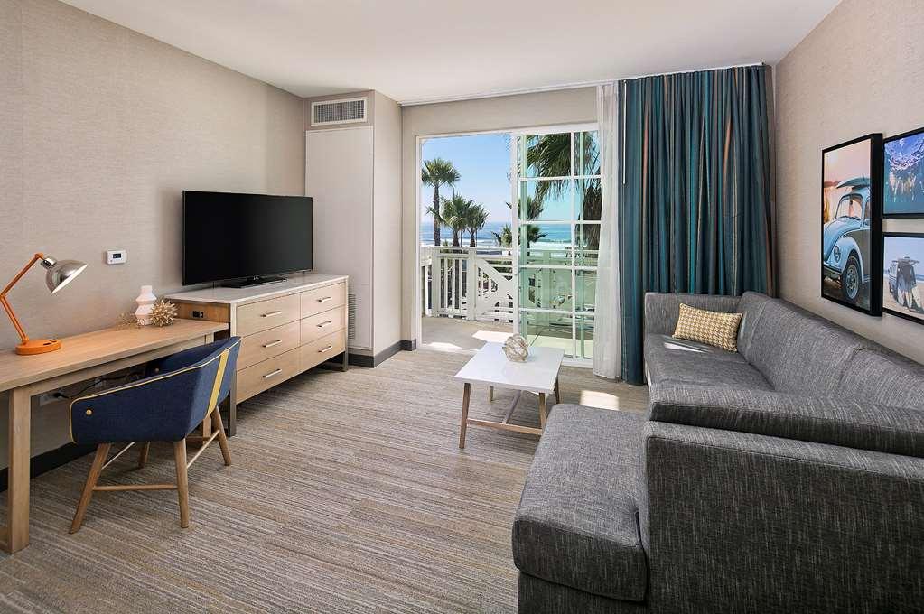 At The Pier Pismo Beach, Curio Collection By Hilton Pismo Beach