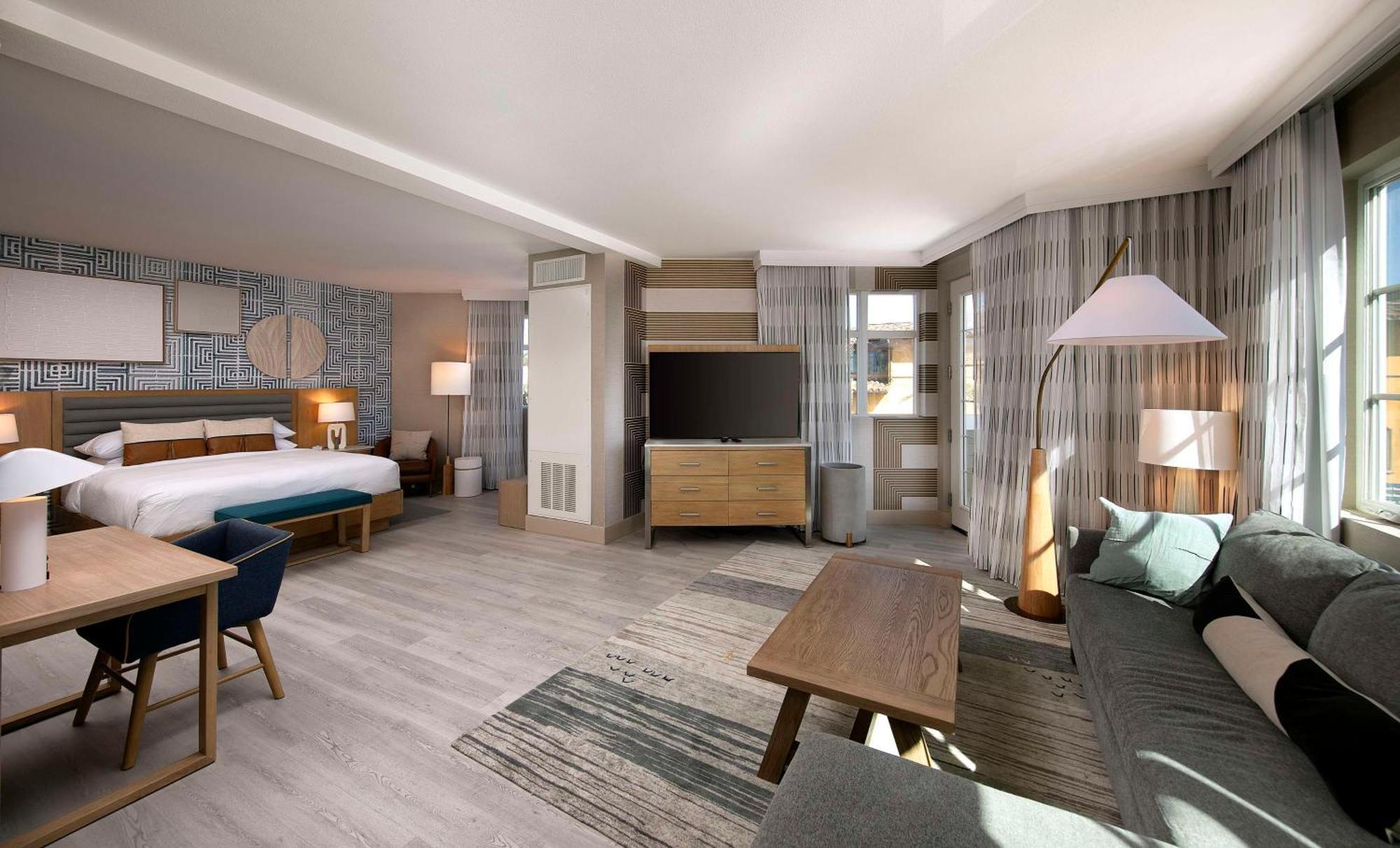 At The Pier Pismo Beach, Curio Collection By Hilton