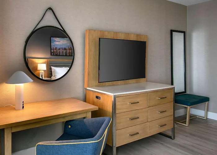 Inn At The Pier Pismo Beach, Curio Collection By Hilton