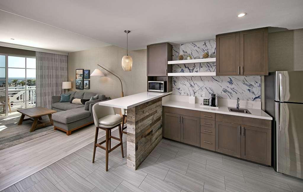At The Pier Pismo Beach, Curio Collection By Hilton Pismo Beach