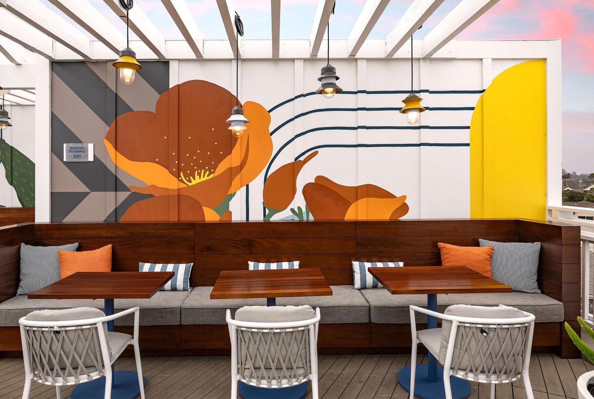 Hotel At The Pier Pismo Beach, Curio Collection By Hilton 4*