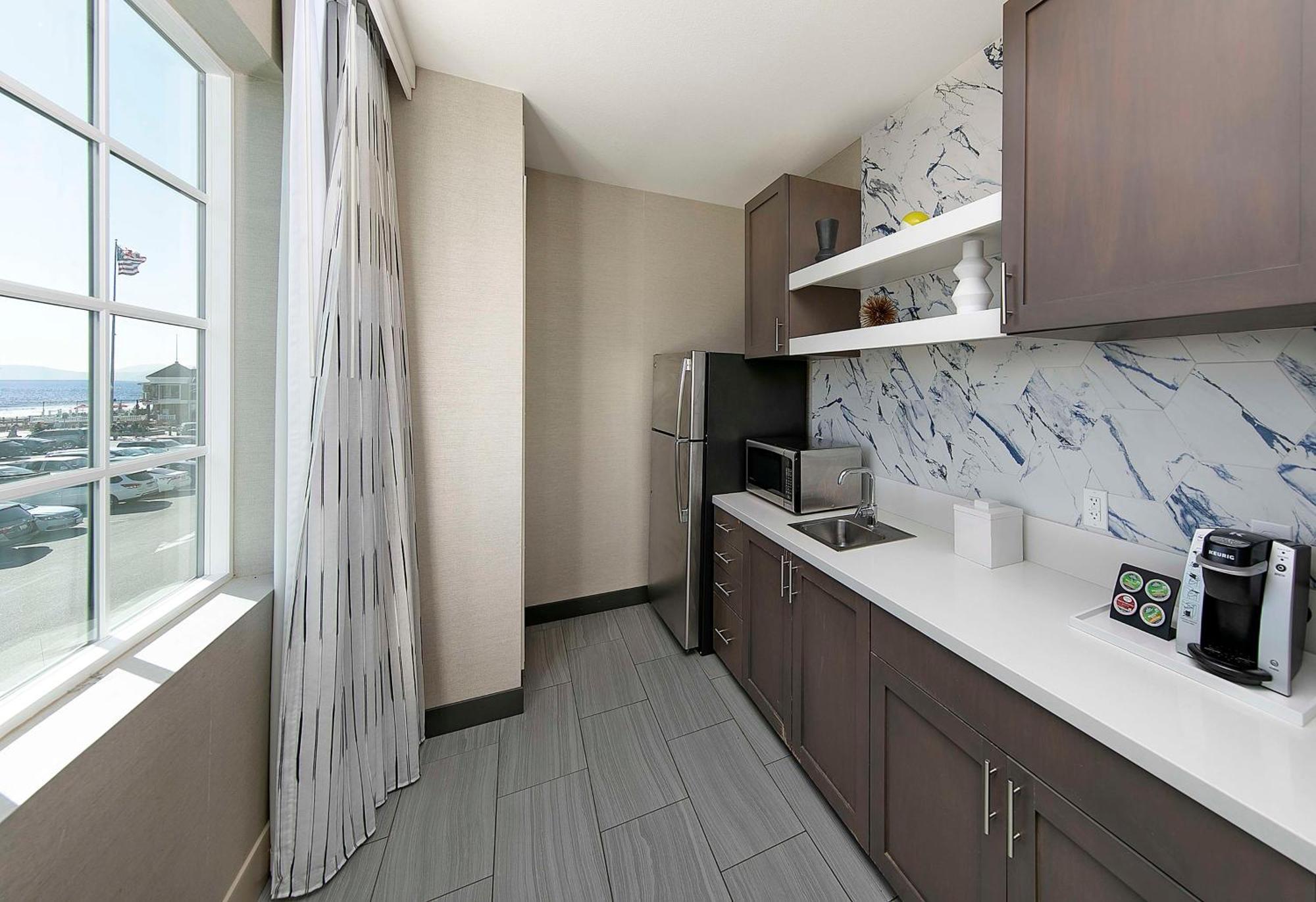 Hotel At The Pier Pismo Beach, Curio Collection By Hilton 4*