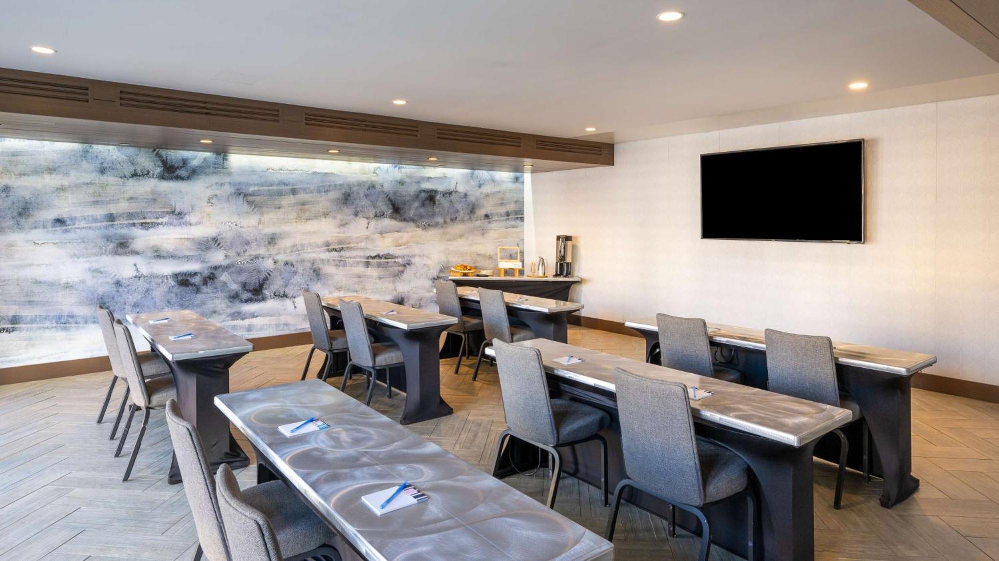 At The Pier Pismo Beach, Curio Collection By Hilton